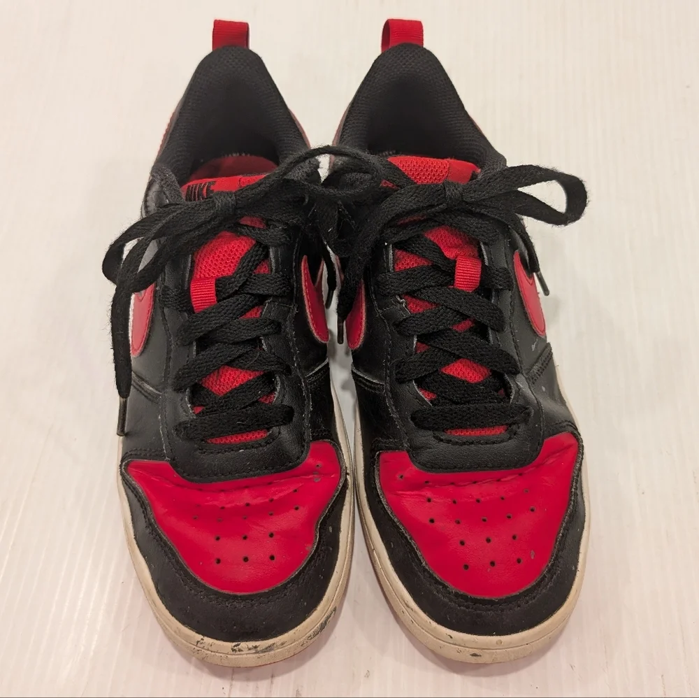 NIKE Court Borough Low 2 Black and Red Shoes Sneakers size 4.5 youth
